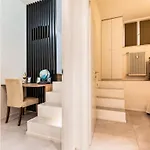 Modern Design 5 Minutes San Raffaele * Milano