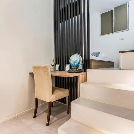 Modern Design 5 Minutes San Raffaele * Milano